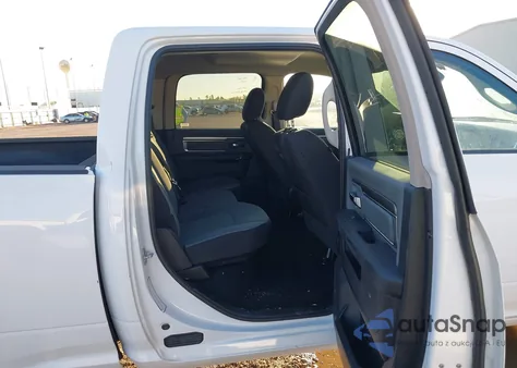 2023 Ram 1500 Classic Slt 4X4 6'4 Box z USA, uszkodzony, nr VIN 1C6RR7TT1PS565228